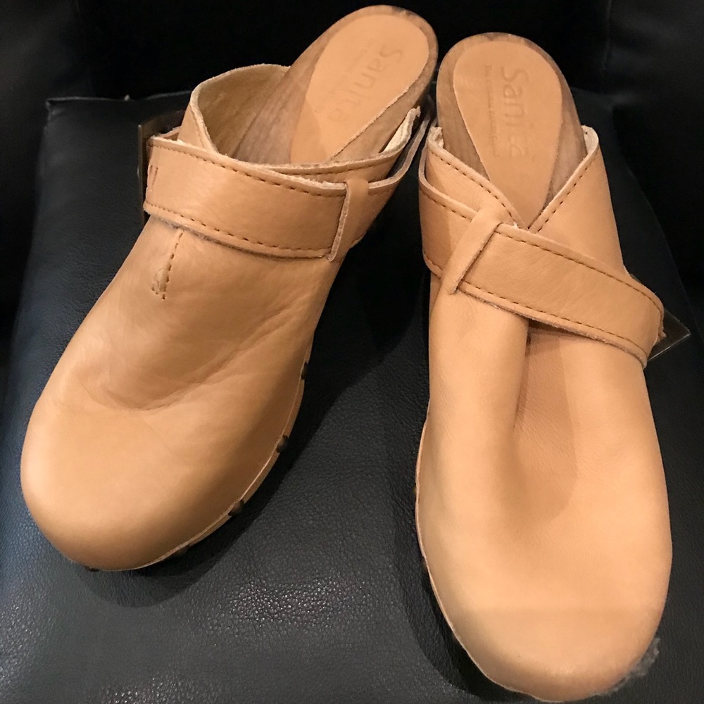 Sanita clogs